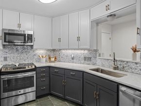 2633  McCart Avenue , Fort Worth Texas 76110