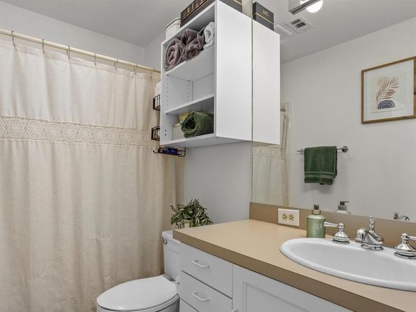 2633  McCart Avenue , Fort Worth Texas 76110