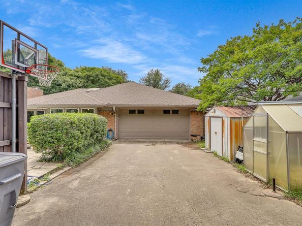 12916  Jennifer Place , Dallas Texas 75243