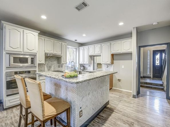2301  Mapleleaf Lane , Flower Mound Texas 75028