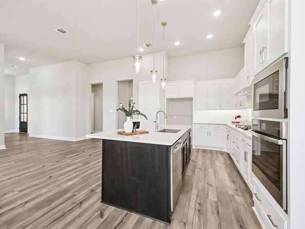 2067  Spotted Fawn Drive , Arlington Texas 76005