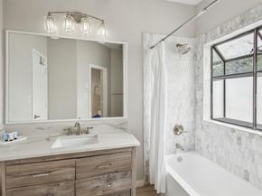 4800 W Lovers Lane  113, Dallas Texas 75209
