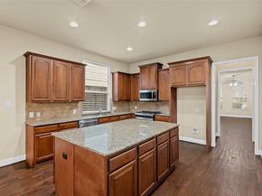 1209 N Bishop Avenue , Dallas Texas 75208