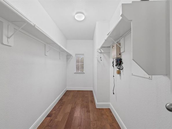 1209 N Bishop Avenue , Dallas Texas 75208