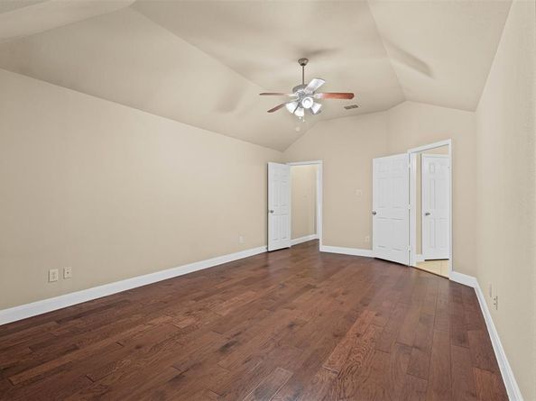 1209 N Bishop Avenue , Dallas Texas 75208