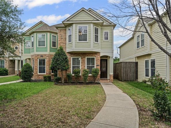 1209 N Bishop Avenue , Dallas Texas 75208