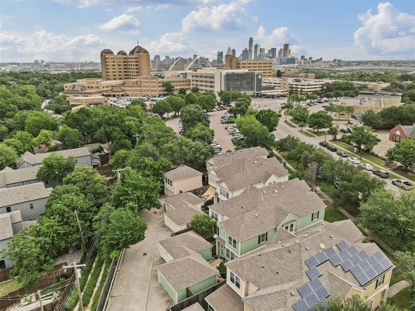 1209 N Bishop Avenue , Dallas Texas 75208