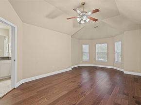 1209 N Bishop Avenue , Dallas Texas 75208