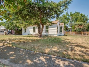 1103 W Saner Avenue 