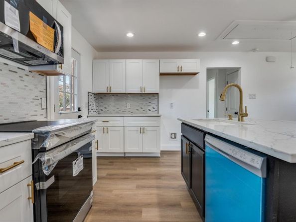 1103 W Saner Avenue , Dallas Texas 75224