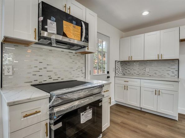 1103 W Saner Avenue , Dallas Texas 75224