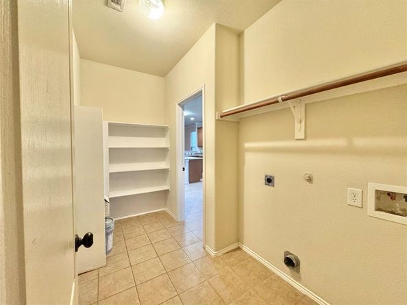 932  King George Lane , Savannah Texas 76227
