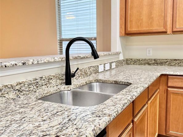 932  King George Lane , Savannah Texas 76227