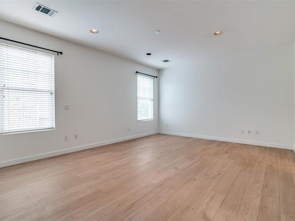 3251  Cambrick Street  13, Dallas Texas 75204