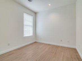 3251  Cambrick Street  13, Dallas Texas 75204