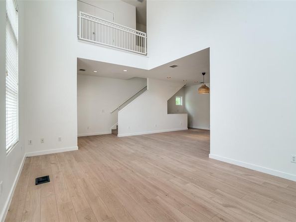 3251  Cambrick Street  13, Dallas Texas 75204