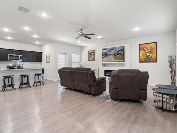 4652  Raleigh Dalton Road , Dallas Texas 75227