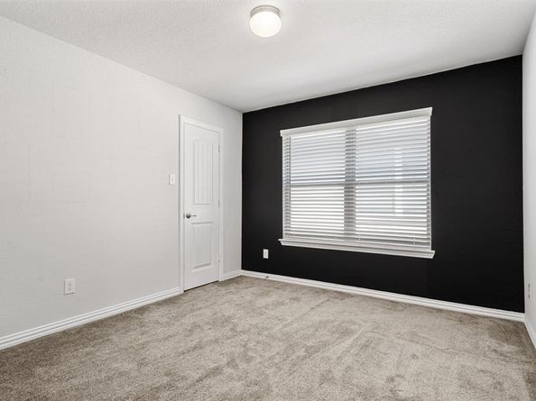 4652  Raleigh Dalton Road , Dallas Texas 75227