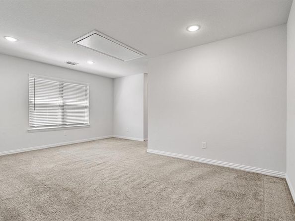 4652  Raleigh Dalton Road , Dallas Texas 75227