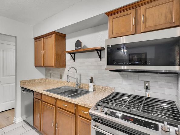 6708  Wagonet Road , Forest Hill Texas 76140