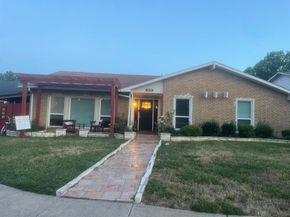 1952  Rambling Ridge Lane , Carrollton Texas 75007