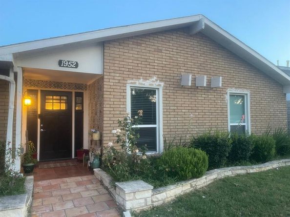 1952  Rambling Ridge Lane , Carrollton Texas 75007
