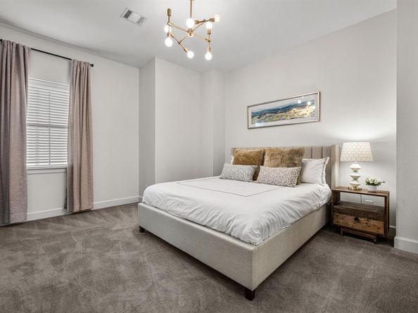 5495  Ashby Grove Street , Dallas Texas 75209