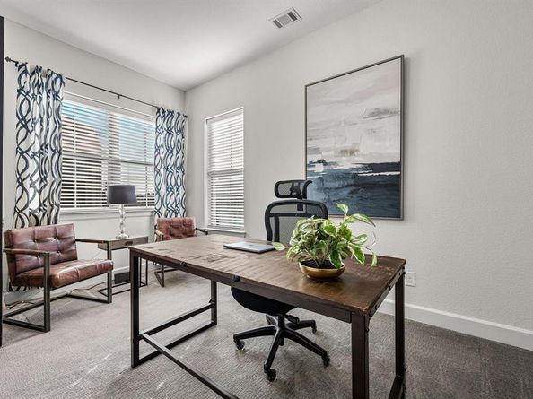 5495  Ashby Grove Street , Dallas Texas 75209