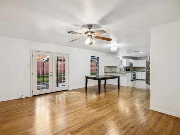 2445  Wildoak Drive , Dallas Texas 75228