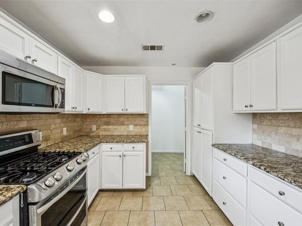 2445  Wildoak Drive , Dallas Texas 75228