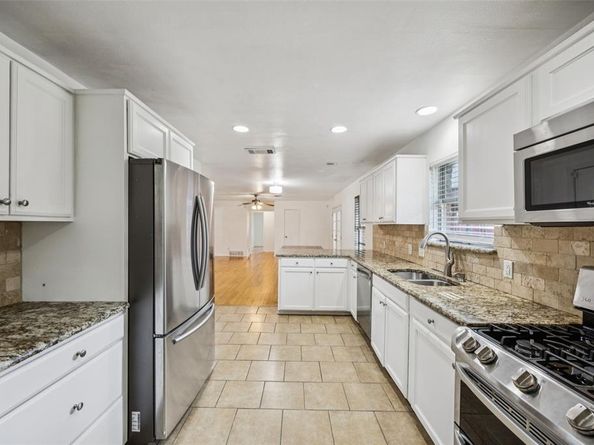 2445  Wildoak Drive , Dallas Texas 75228