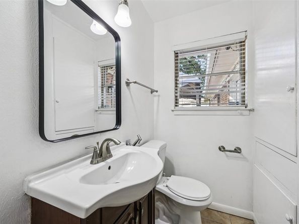 2445  Wildoak Drive , Dallas Texas 75228