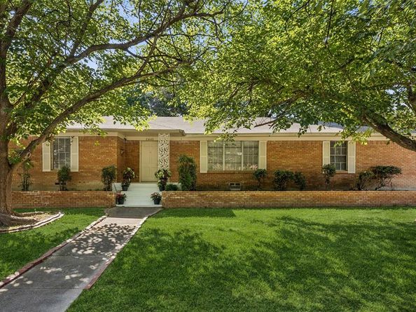 2445  Wildoak Drive , Dallas Texas 75228