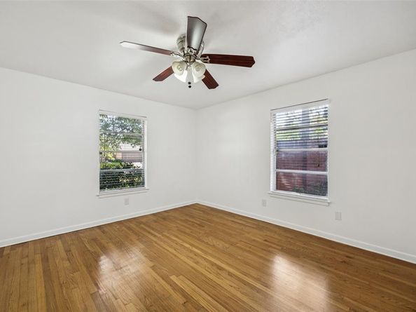 2445  Wildoak Drive , Dallas Texas 75228