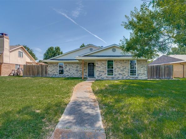 1829  Castle Drive , Garland Texas 75040