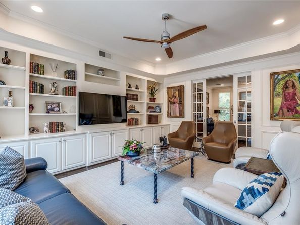 7975  Caruth Court , Dallas Texas 75225