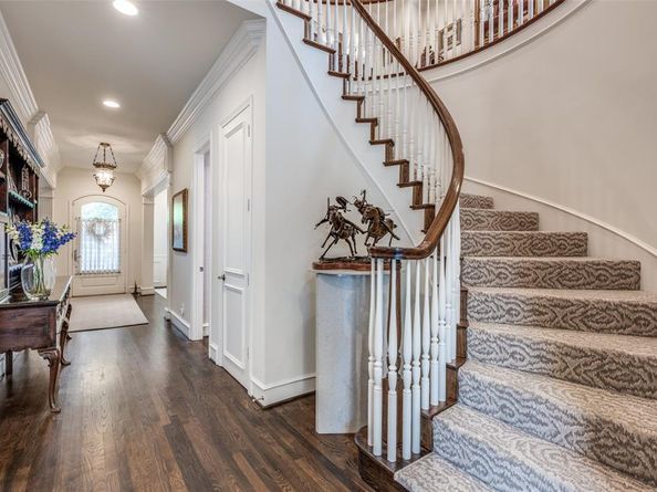 7975  Caruth Court , Dallas Texas 75225