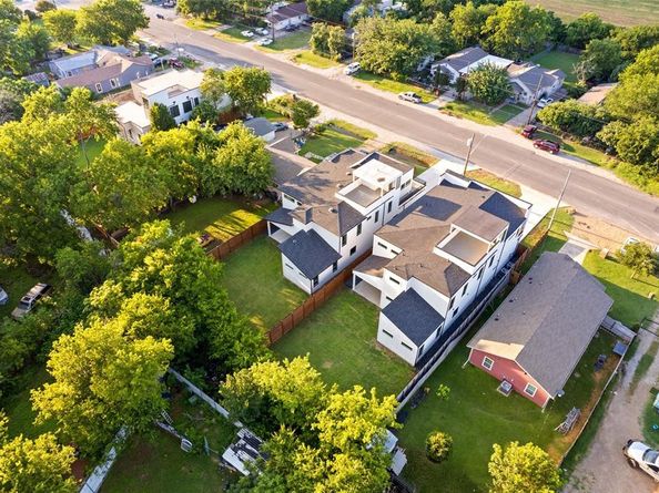 1630  Canada Drive , Dallas Texas 75212