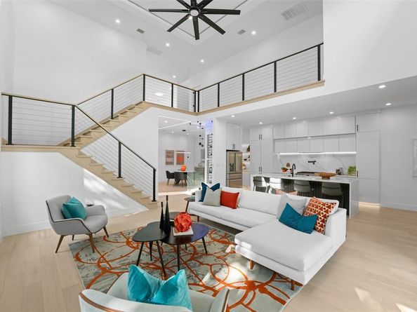 1630  Canada Drive , Dallas Texas 75212