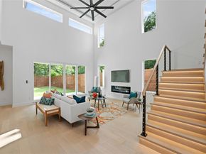 1630  Canada Drive , Dallas Texas 75212
