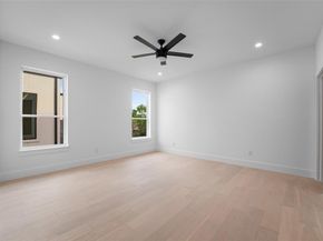 1630  Canada Drive , Dallas Texas 75212