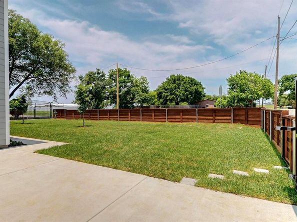 10916  Cade Road , Dallas Texas 75217