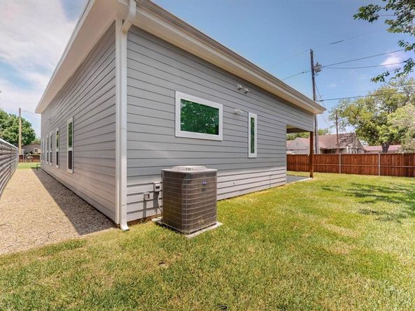 10916  Cade Road , Dallas Texas 75217