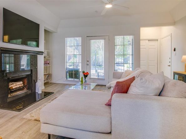 3105  San Jacinto Street  104, Dallas Texas 75204