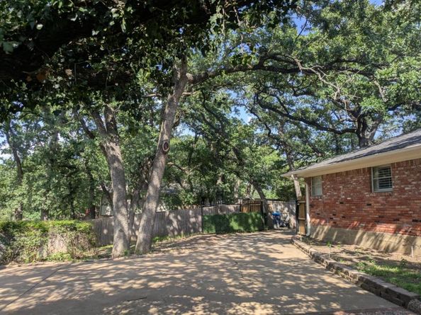 5805  Azteca Drive , Fort Worth Texas 76112