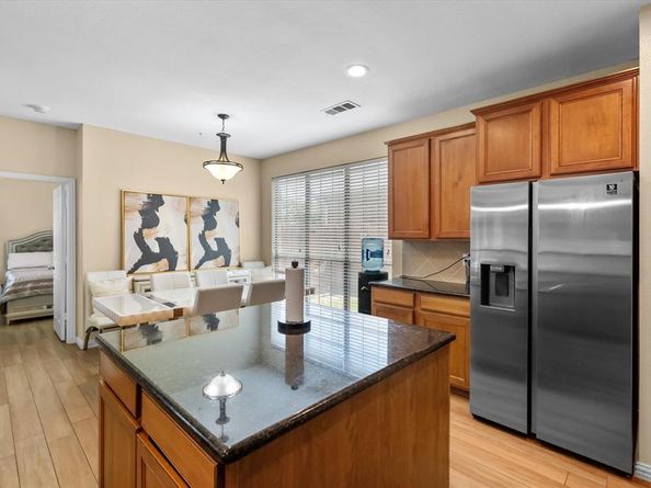 2585  Shoreview Drive , Grand Prairie Texas 75054