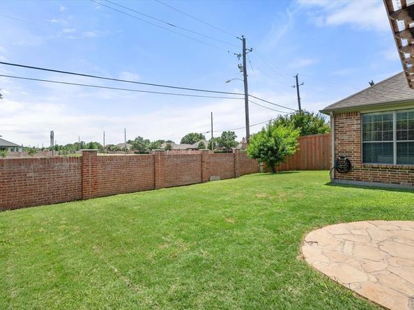 2585  Shoreview Drive , Grand Prairie Texas 75054