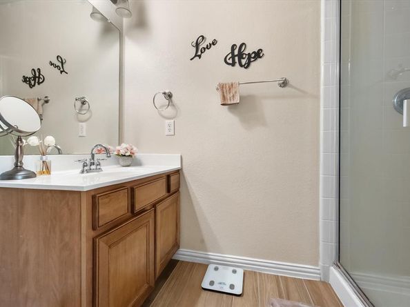 2585  Shoreview Drive , Grand Prairie Texas 75054