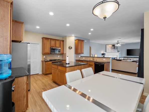 2585  Shoreview Drive , Grand Prairie Texas 75054