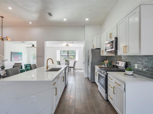 5607  Emrose Circle , Dallas Texas 75227